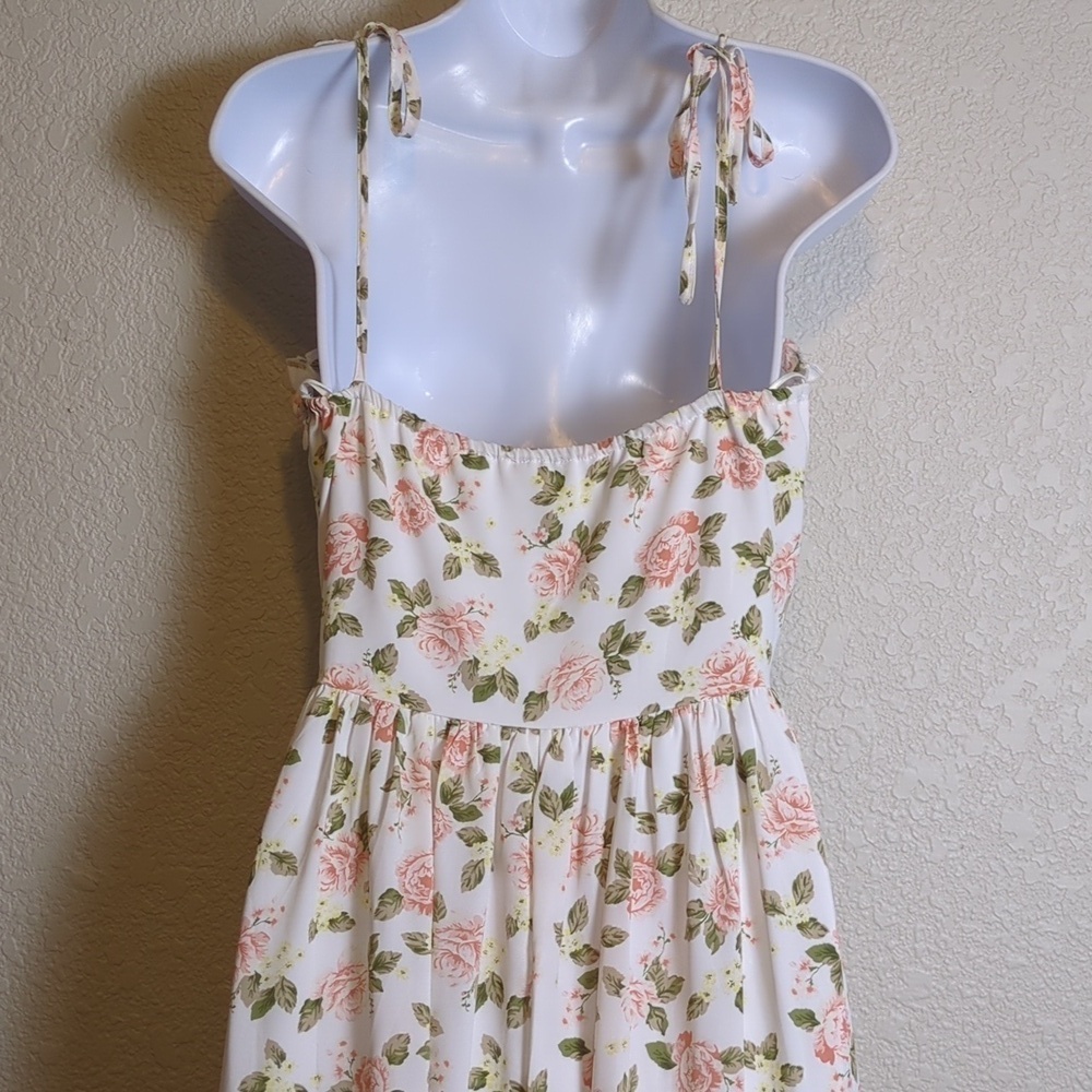 West of Melrose white pink floral sleeveless tiered buster v wire maxi dress - Picture 4 of 12